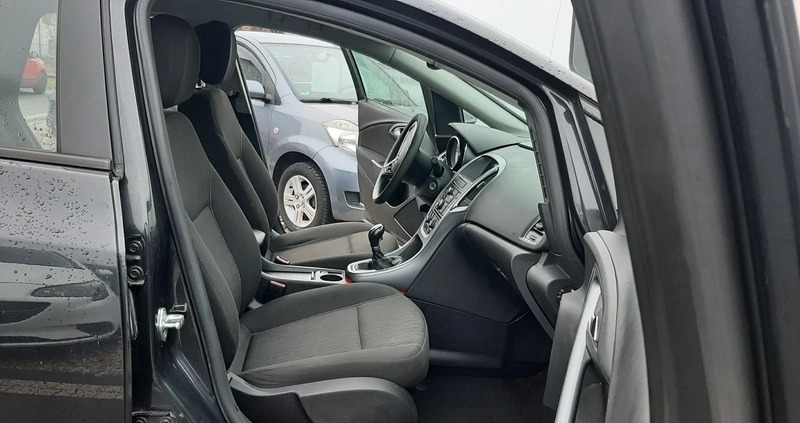 Opel Astra cena 24500 przebieg: 220000, rok produkcji 2012 z Milanówek małe 137